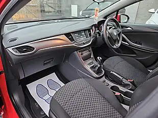 Used 2016 Vauxhall Astra Design Red - Interior and Exterior details 11