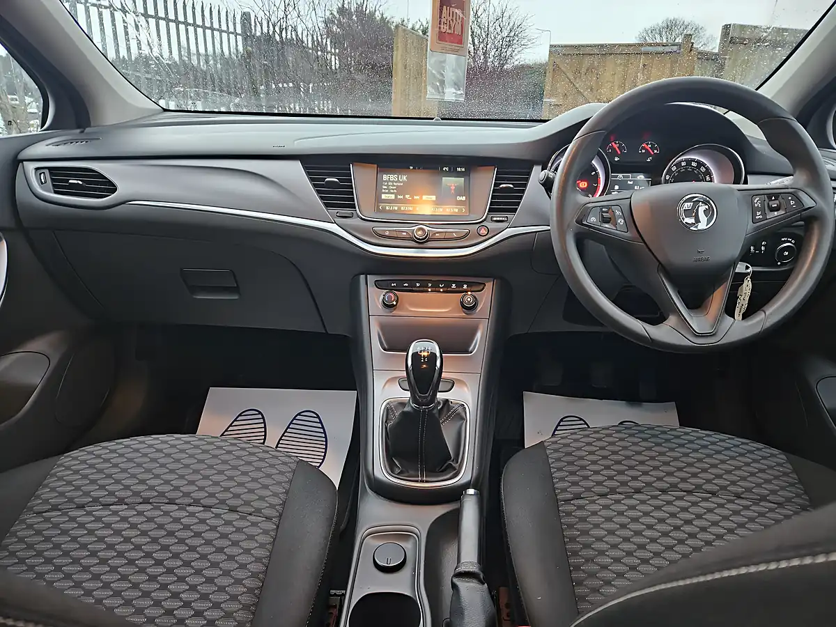 Used 2016 Vauxhall Astra Design Red - Interior and Exterior details 16