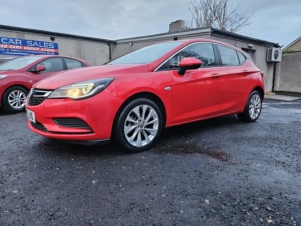 Used 2016 Vauxhall Astra Design Red - Interior and Exterior details 2
