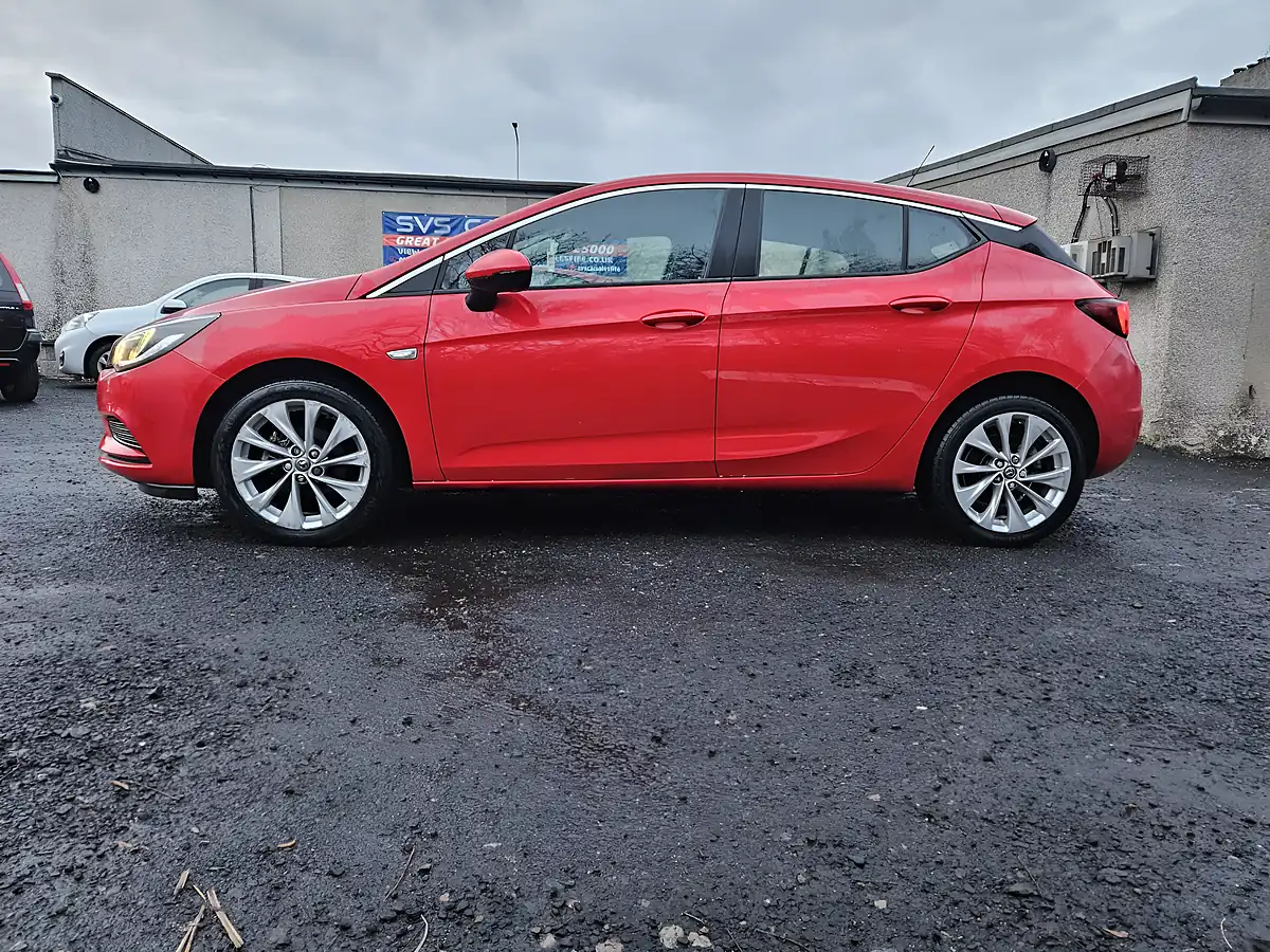 Used 2016 Vauxhall Astra Design Red - Interior and Exterior details 3