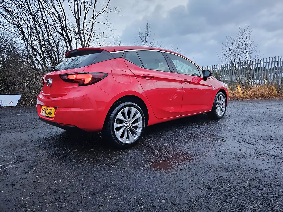 Used 2016 Vauxhall Astra Design Red - Interior and Exterior details 9