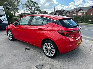 Used 2016 Vauxhall Astra Design Red - Interior and Exterior details 14