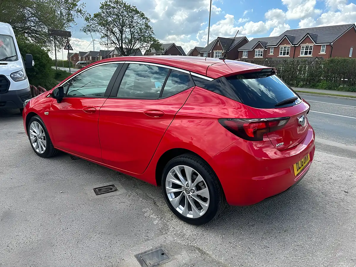 Used 2016 Vauxhall Astra Design Red - Interior and Exterior details 14