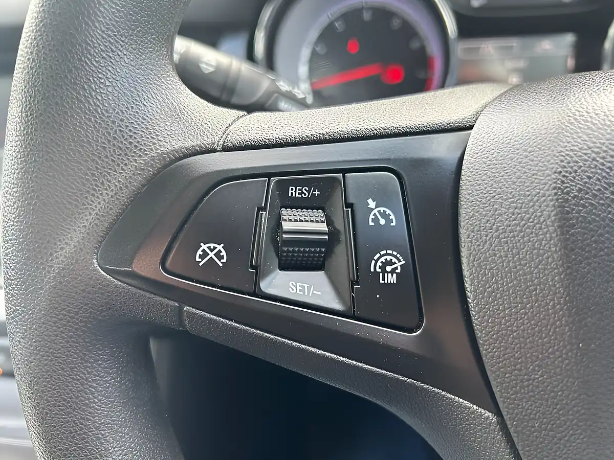 Used 2016 Vauxhall Astra Design Red - Interior and Exterior details 4