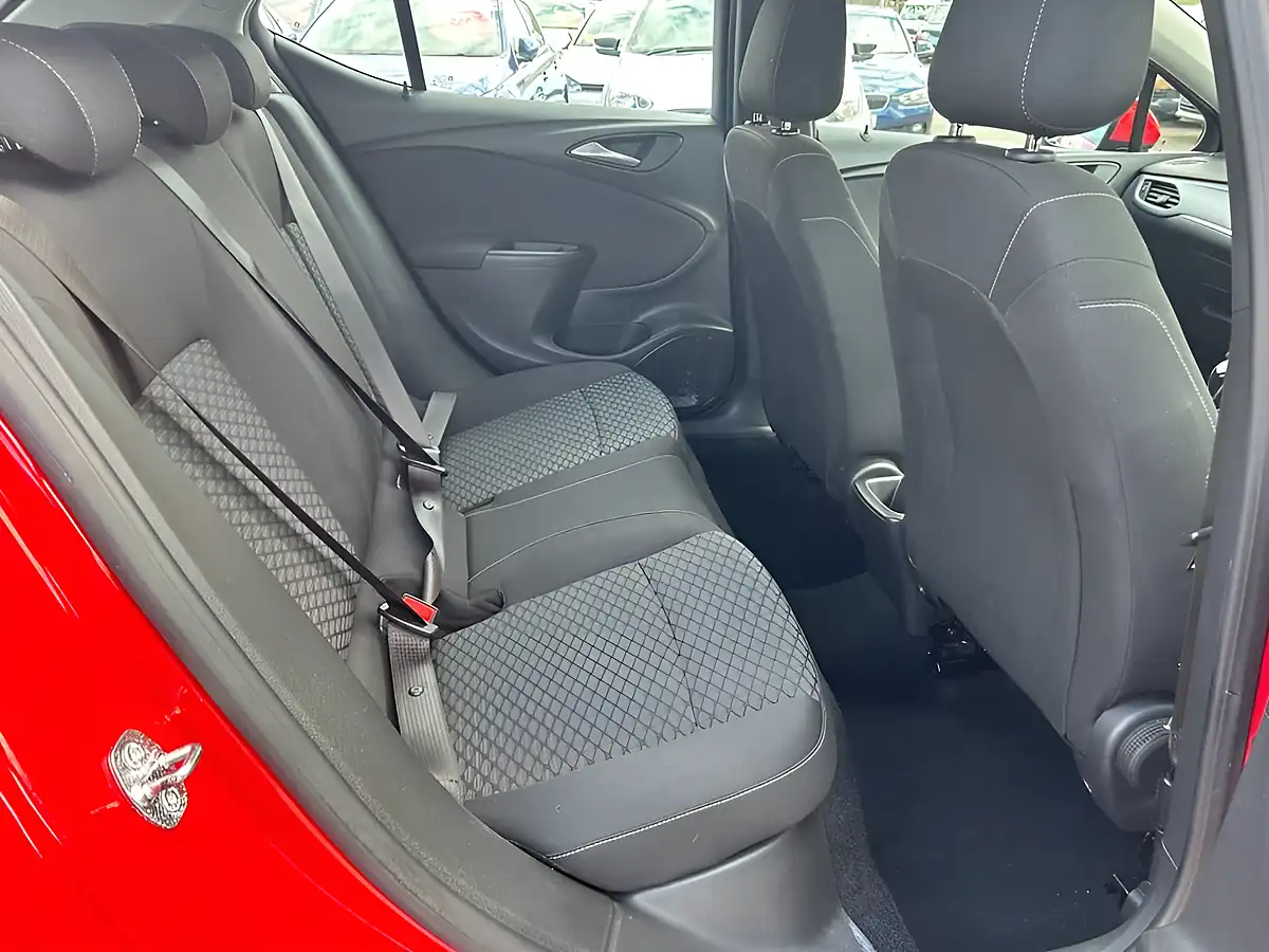 Used 2016 Vauxhall Astra Design Red - Interior and Exterior details 8