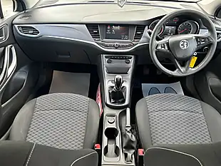 Used 2016 Vauxhall Astra Design Red - Interior and Exterior details 9