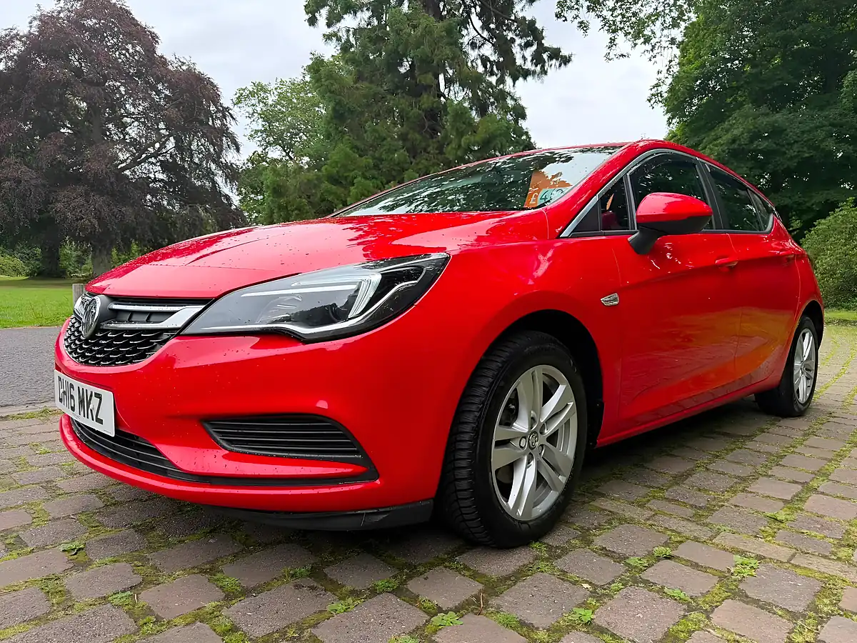 Used 2016 Vauxhall Astra Design Red - Interior and Exterior details 2