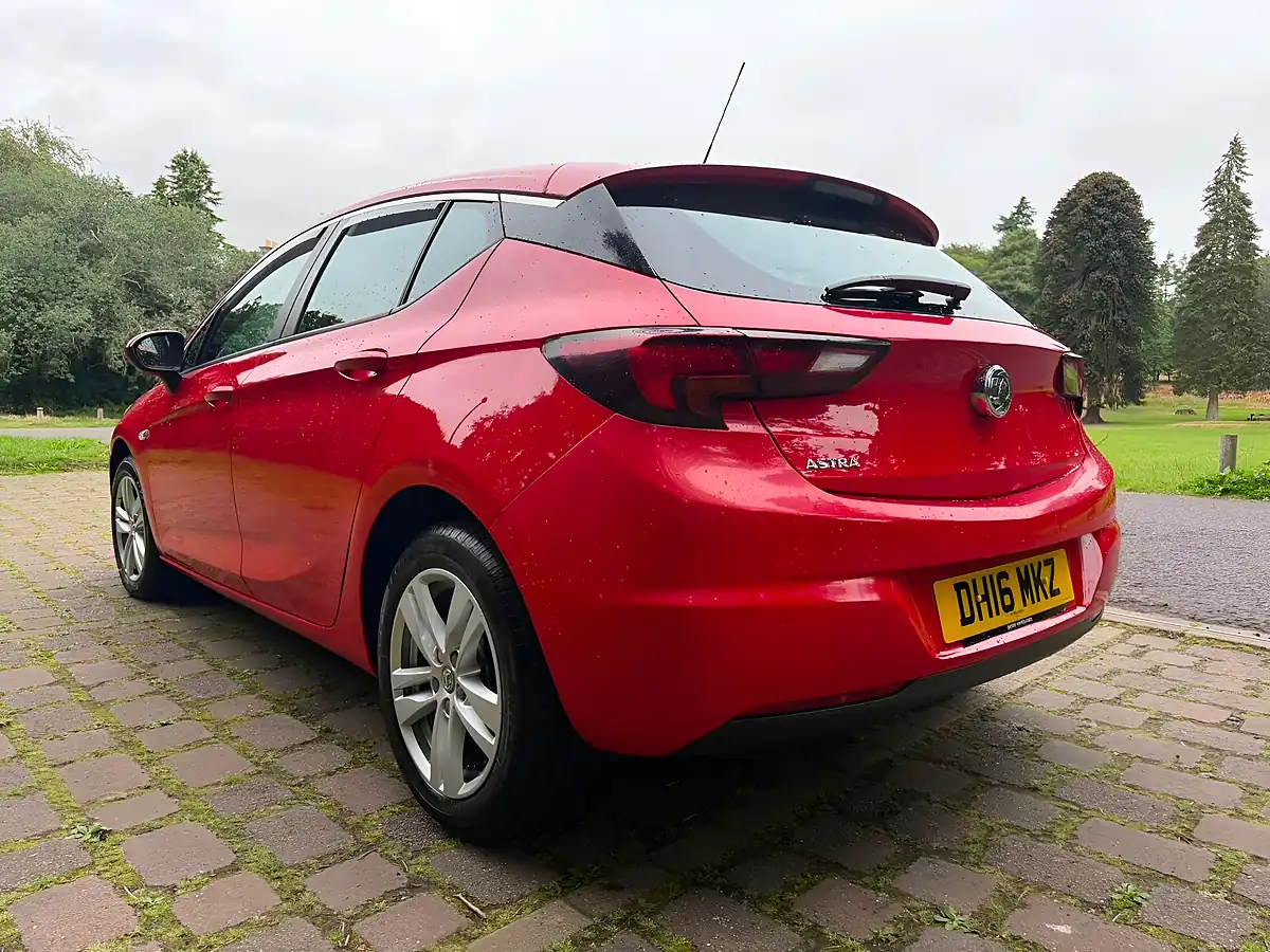 Used 2016 Vauxhall Astra Design Red - Interior and Exterior details 5
