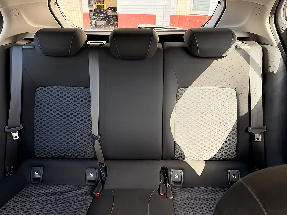 Used 2016 Vauxhall Astra Design Silver - Interior and Exterior details 13