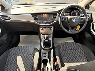Used 2016 Vauxhall Astra Design Silver - Interior and Exterior details 15
