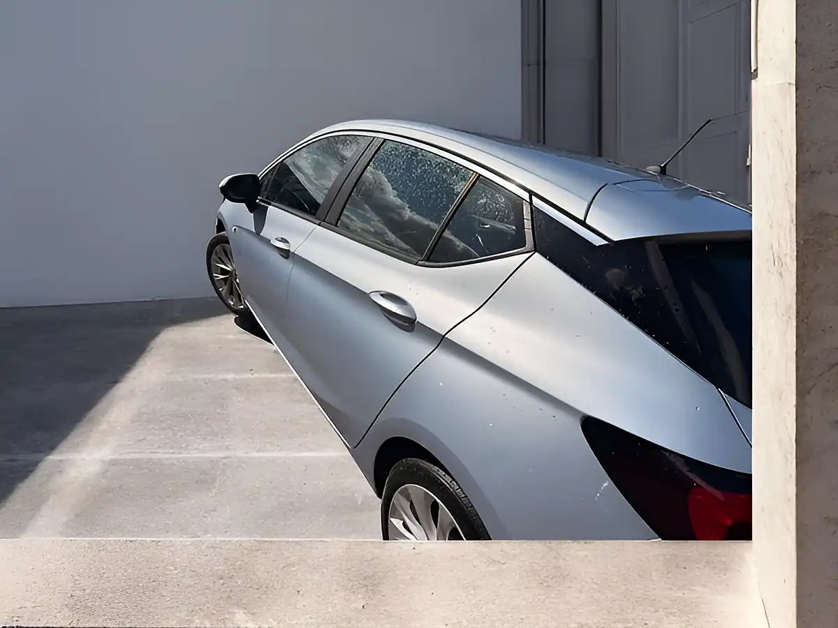 Used 2016 Vauxhall Astra Design Silver - Interior and Exterior details 8