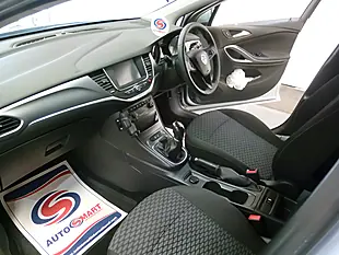 Used 2016 Vauxhall Astra Design Silver - Interior and Exterior details 14