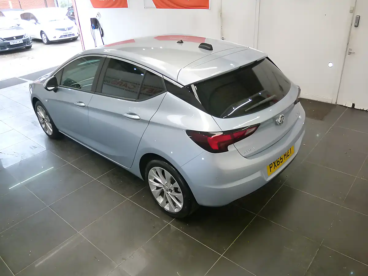 Used 2016 Vauxhall Astra Design Silver - Interior and Exterior details 19