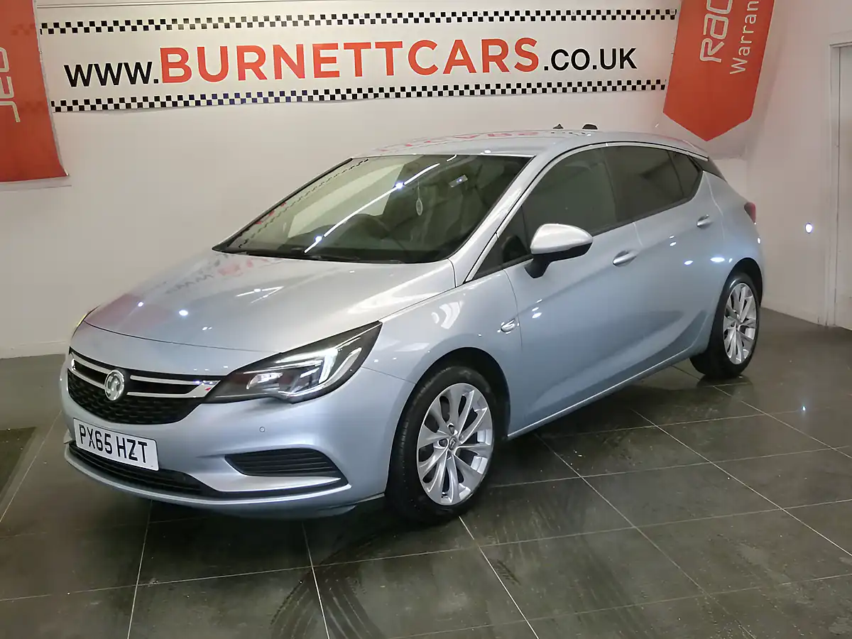 Used 2016 Vauxhall Astra Design Silver - Interior and Exterior details 2