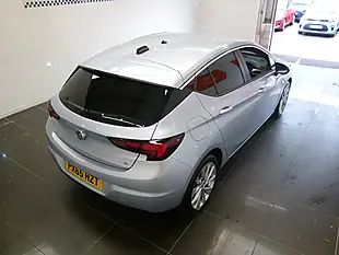 Used 2016 Vauxhall Astra Design Silver - Interior and Exterior details 20
