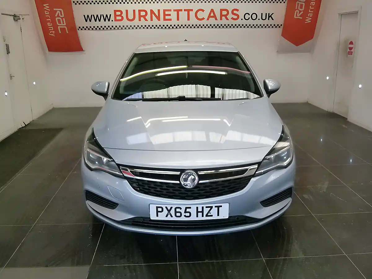 Used 2016 Vauxhall Astra Design Silver - Interior and Exterior details 4