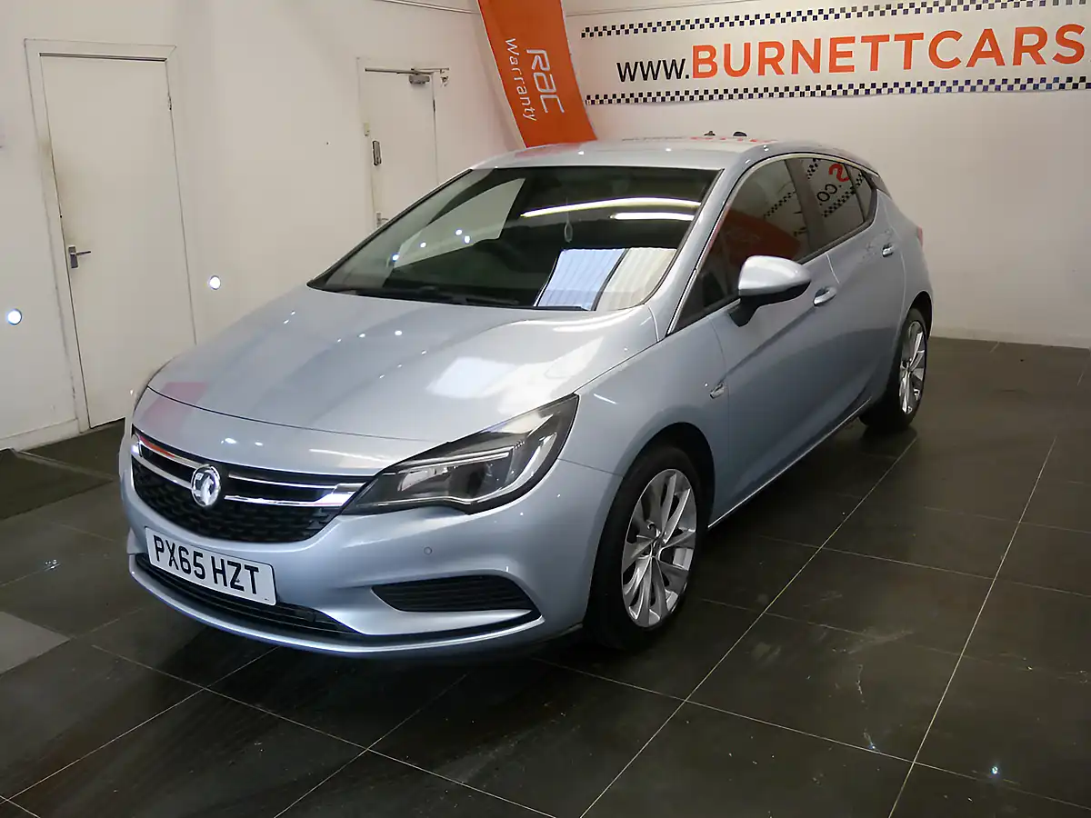 Used 2016 Vauxhall Astra Design Silver - Interior and Exterior details 5