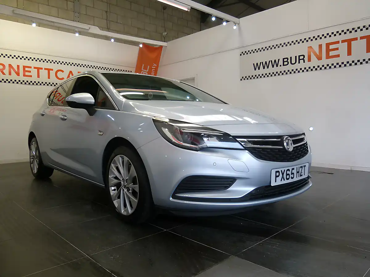 Used 2016 Vauxhall Astra Design Silver - Interior and Exterior details 9