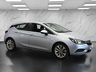 Used 2016 Vauxhall Astra Design Silver - Interior and Exterior details 2