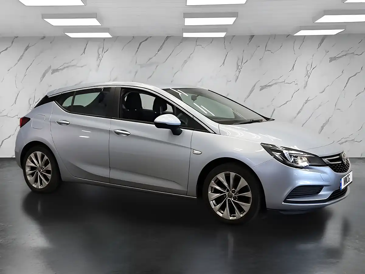 Used 2016 Vauxhall Astra Design Silver - Interior and Exterior details 2