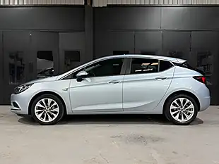 Used 2016 Vauxhall Astra Design Silver - Interior and Exterior details 13