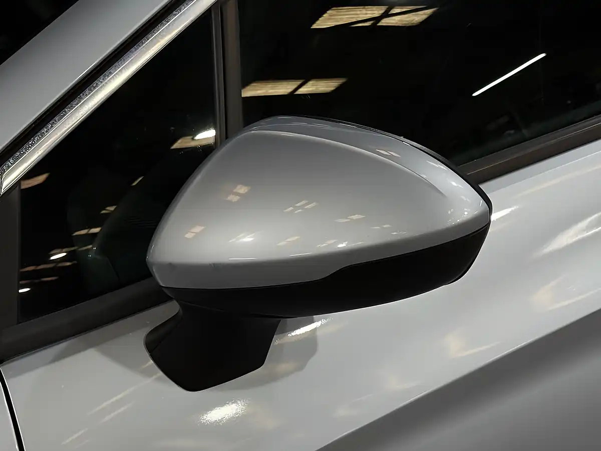 Used 2016 Vauxhall Astra Design Silver - Interior and Exterior details 17