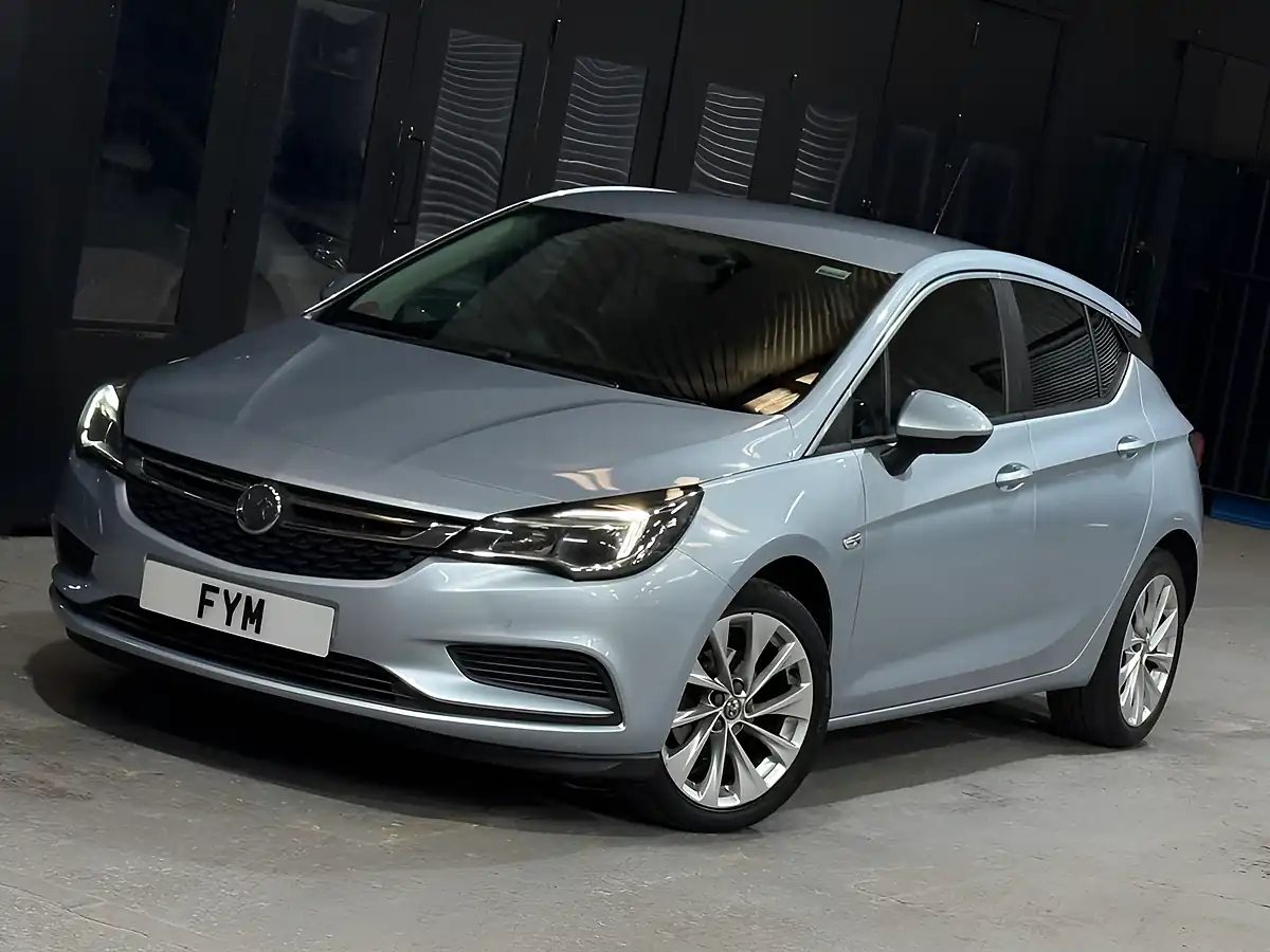 Used 2016 Vauxhall Astra Design Silver - Interior and Exterior details 20