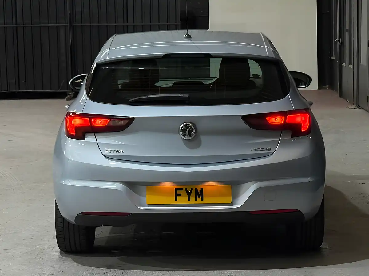 Used 2016 Vauxhall Astra Design Silver - Interior and Exterior details 4