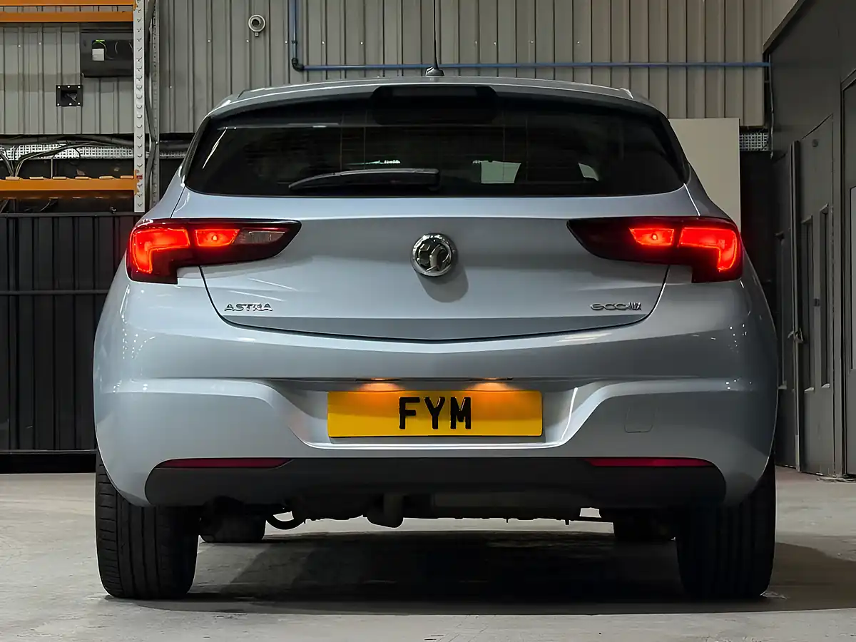 Used 2016 Vauxhall Astra Design Silver - Interior and Exterior details 7