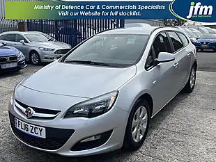 Used 2016 Vauxhall Astra Design Sovereign Silver Met - Interior and Exterior details 10