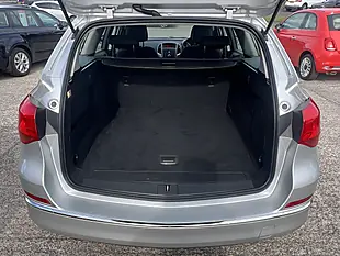 Used 2016 Vauxhall Astra Design Sovereign Silver Met - Interior and Exterior details 16