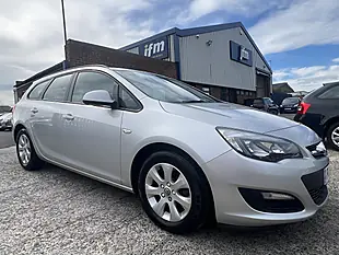 Used 2016 Vauxhall Astra Design Sovereign Silver Met - Interior and Exterior details 20