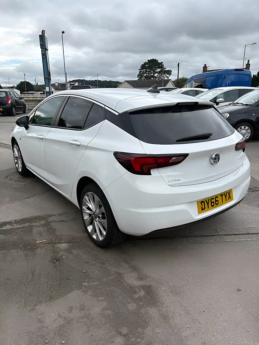 Used 2016 Vauxhall Astra Design White - Interior and Exterior details 3