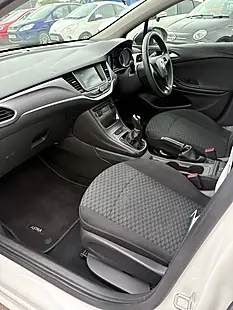 Used 2016 Vauxhall Astra Design White - Interior and Exterior details 4