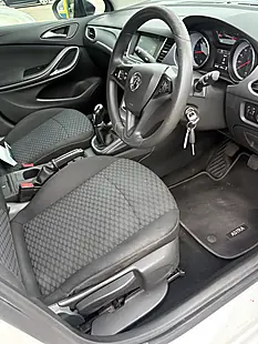 Used 2016 Vauxhall Astra Design White - Interior and Exterior details 8