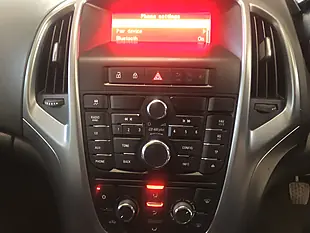 Used 2016 Vauxhall Astra Design White - Interior and Exterior details 10