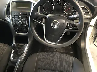 Used 2016 Vauxhall Astra Design White - Interior and Exterior details 11