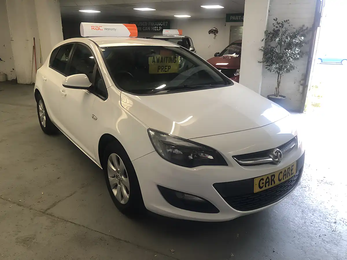 Used 2016 Vauxhall Astra Design White - Interior and Exterior details 2