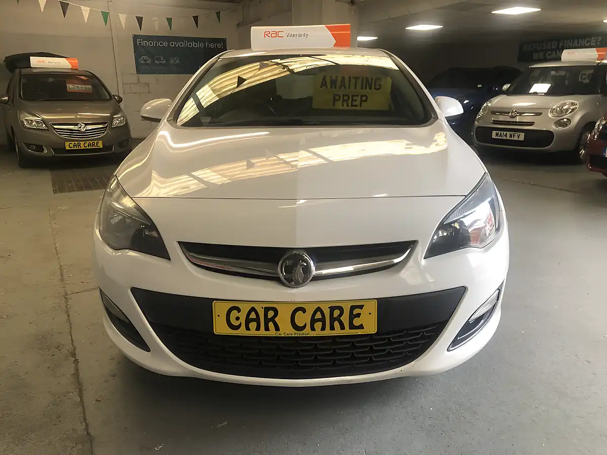 Used 2016 Vauxhall Astra Design White - Interior and Exterior details 4