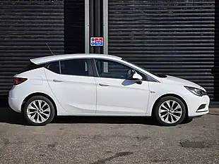 Used 2016 Vauxhall Astra Design White - Interior and Exterior details 6