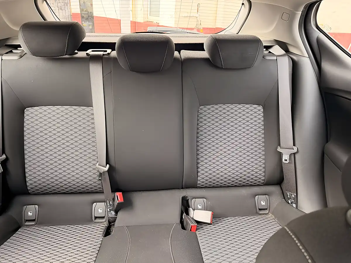 Used 2016 Vauxhall Astra Design White - Interior and Exterior details 14