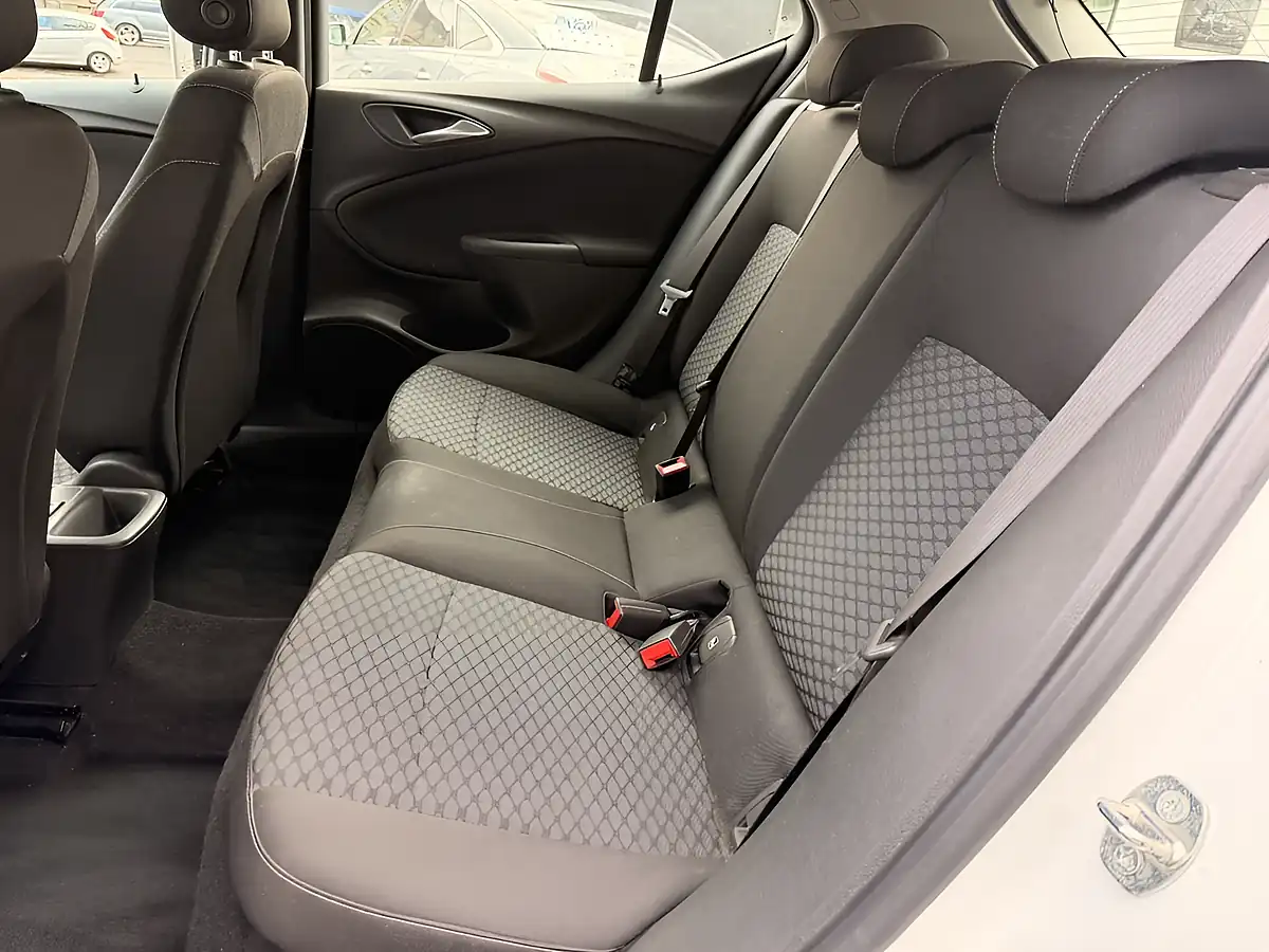 Used 2016 Vauxhall Astra Design White - Interior and Exterior details 15