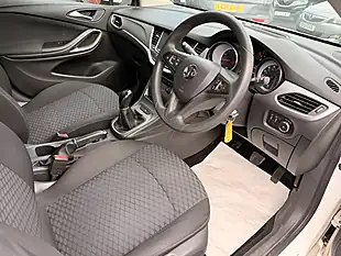 Used 2016 Vauxhall Astra Design White - Interior and Exterior details 18