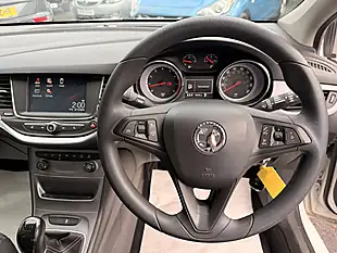 Used 2016 Vauxhall Astra Design White - Interior and Exterior details 20