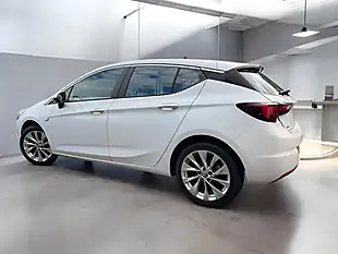Used 2016 Vauxhall Astra Design White - Interior and Exterior details 4