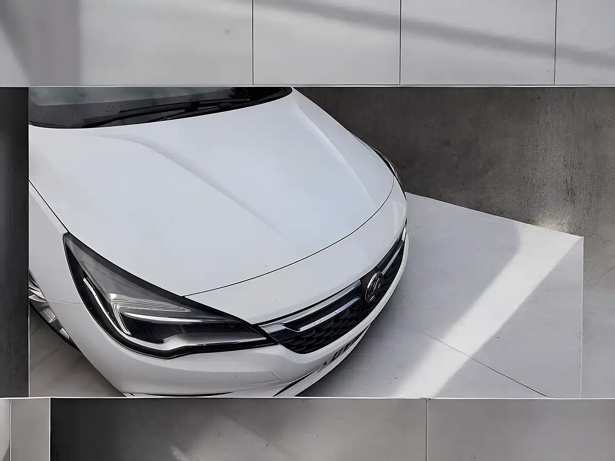 Used 2016 Vauxhall Astra Design White - Interior and Exterior details 8