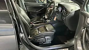 Used 2016 Vauxhall Astra Elite Black - Interior and Exterior details 9