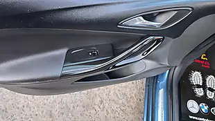 Used 2016 Vauxhall Astra Elite Blue - Interior and Exterior details 15