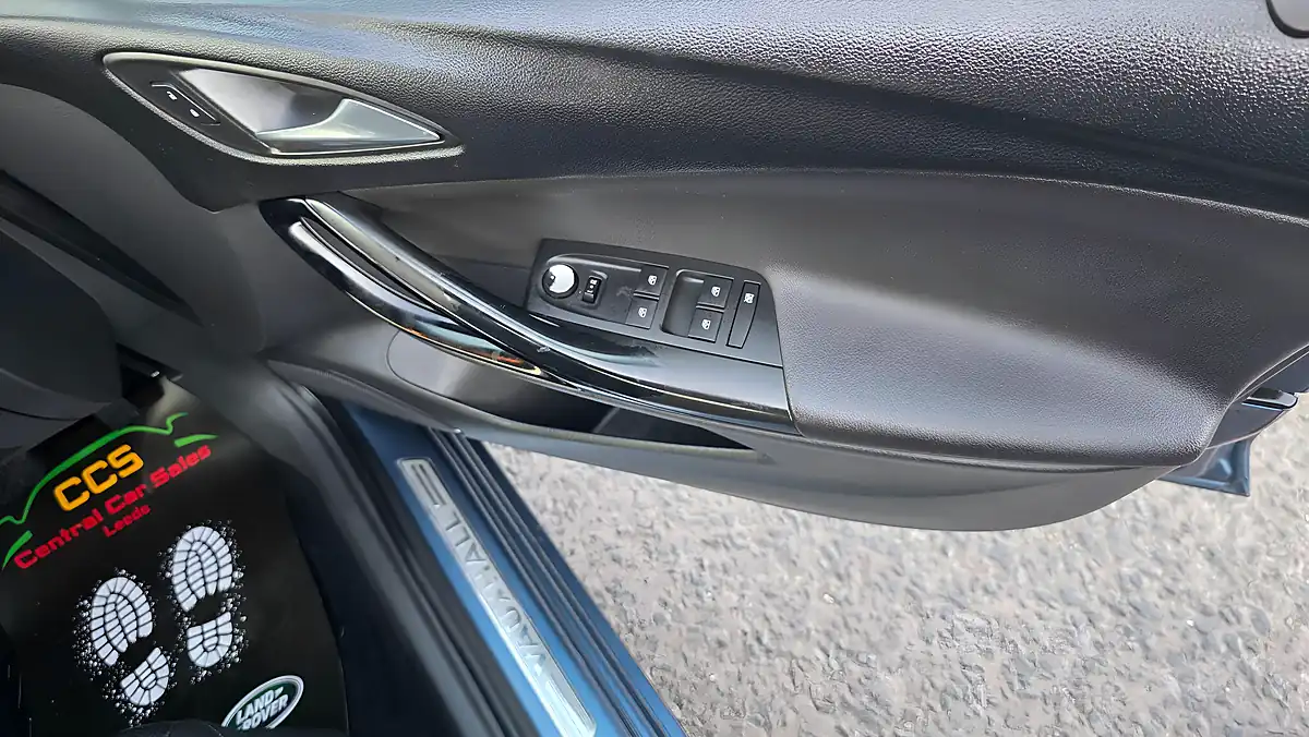 Used 2016 Vauxhall Astra Elite Blue - Interior and Exterior details 18