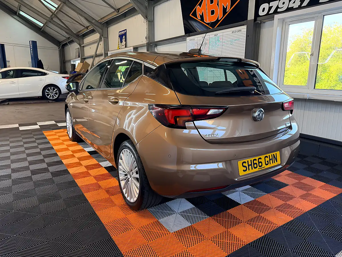 Used 2016 Vauxhall Astra Elite Bronze - Interior and Exterior details 4